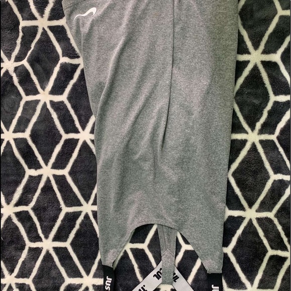 sporty NIKE tank top - Picture 4 of 4